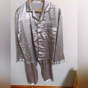 Pair pajamas XL youth silver color